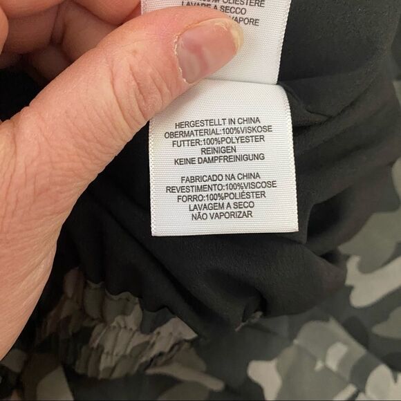 [Joie] Relax Camo printed jogger pants - Size Medium - Picture 3 of 8